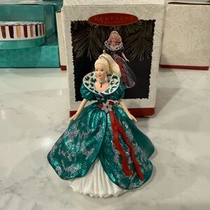 Barbie 1995 Hallmark Keepsake Ornament in Green and White